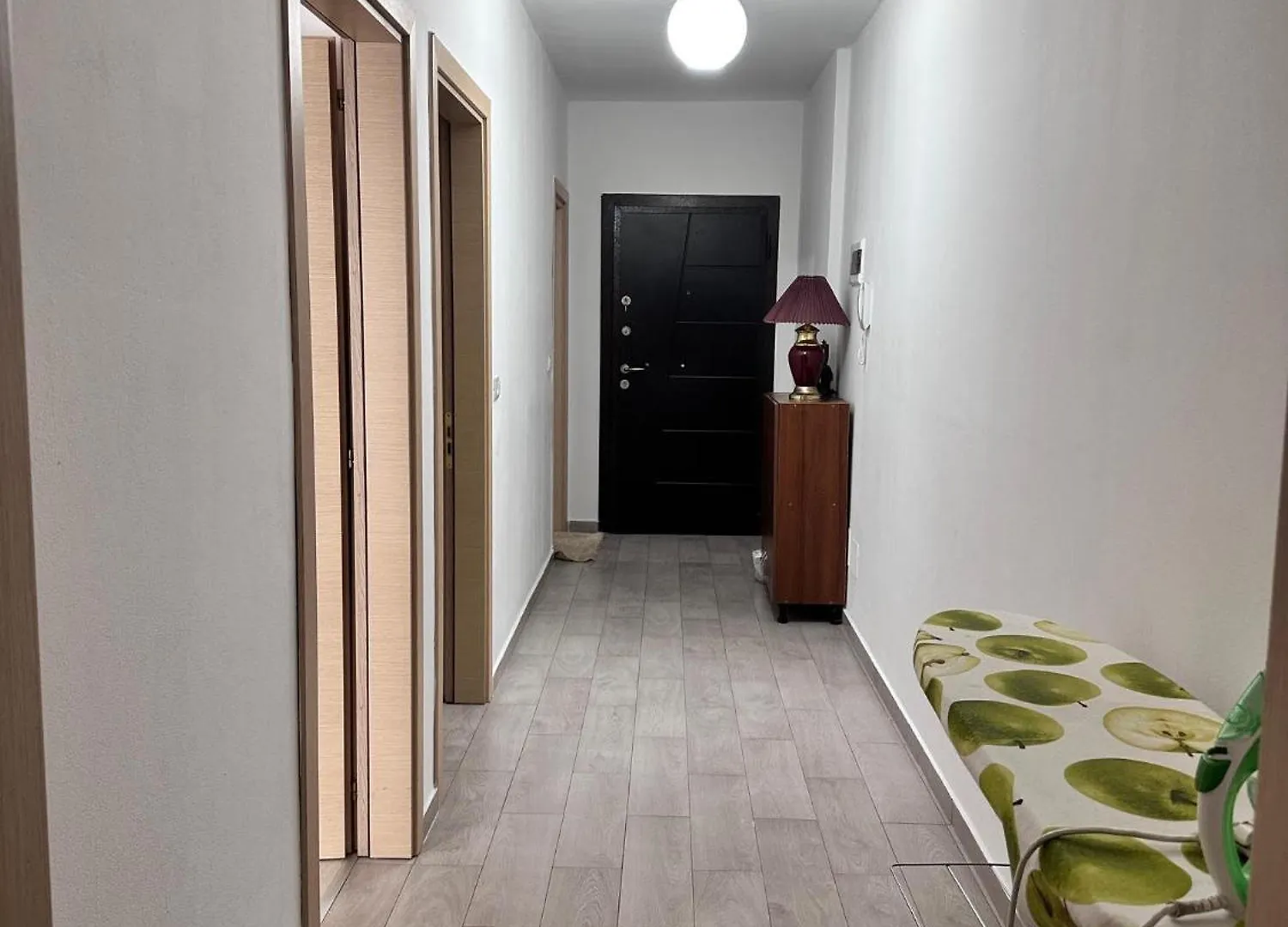 アパート Hotel Elbasan Arena アルバニア