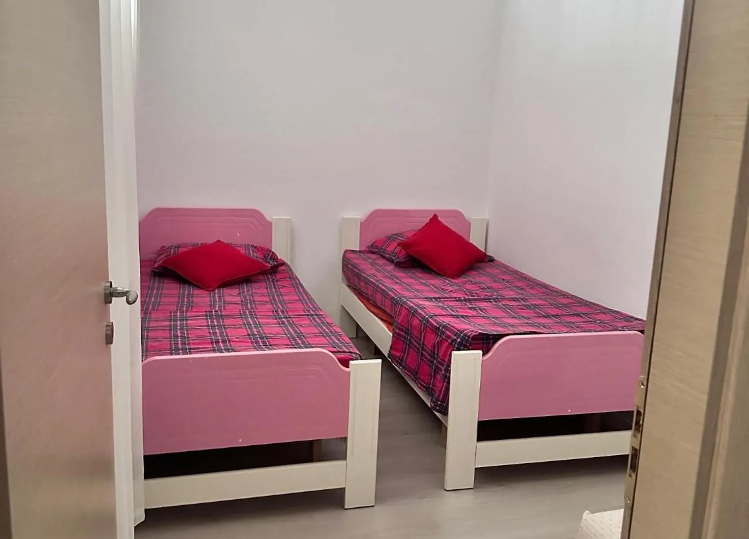 Hotel Elbasan Arena アパート